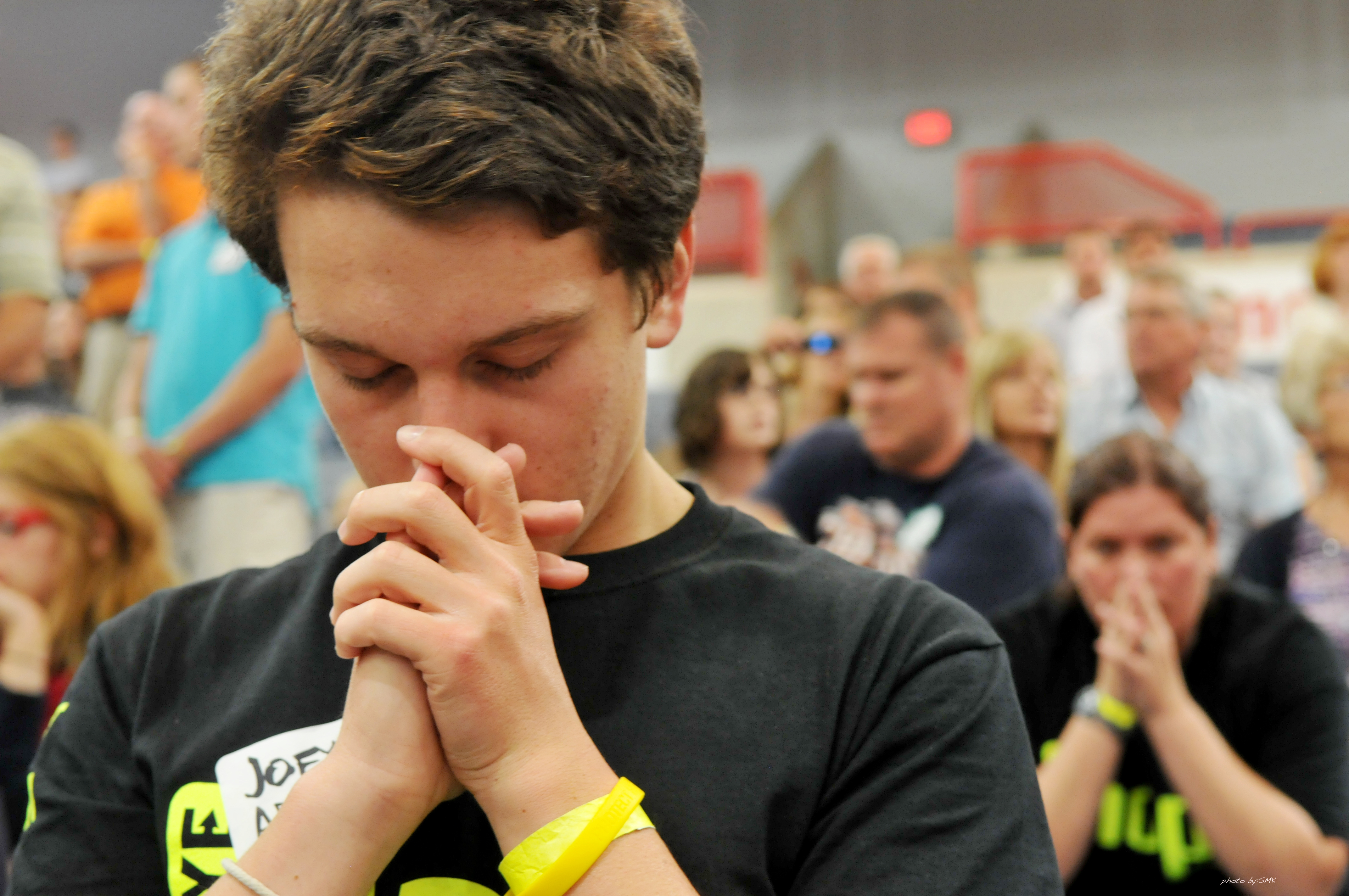 young-man-praying